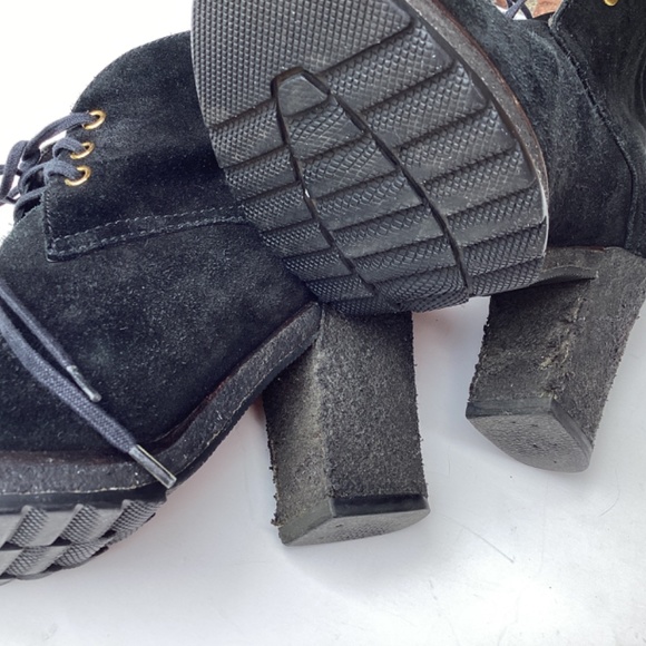 Prada Black Suede Chucker Ankle Boots, Platform Crepe Heel, Size 38.5 EU 7.5 US - Picture 8 of 10